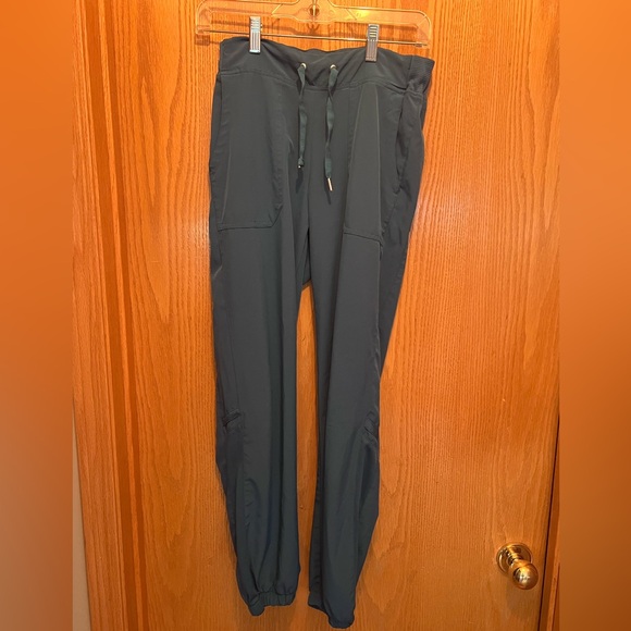 Scrubletics set, v neck top szM, jogger pants szS - Picture 8 of 11
